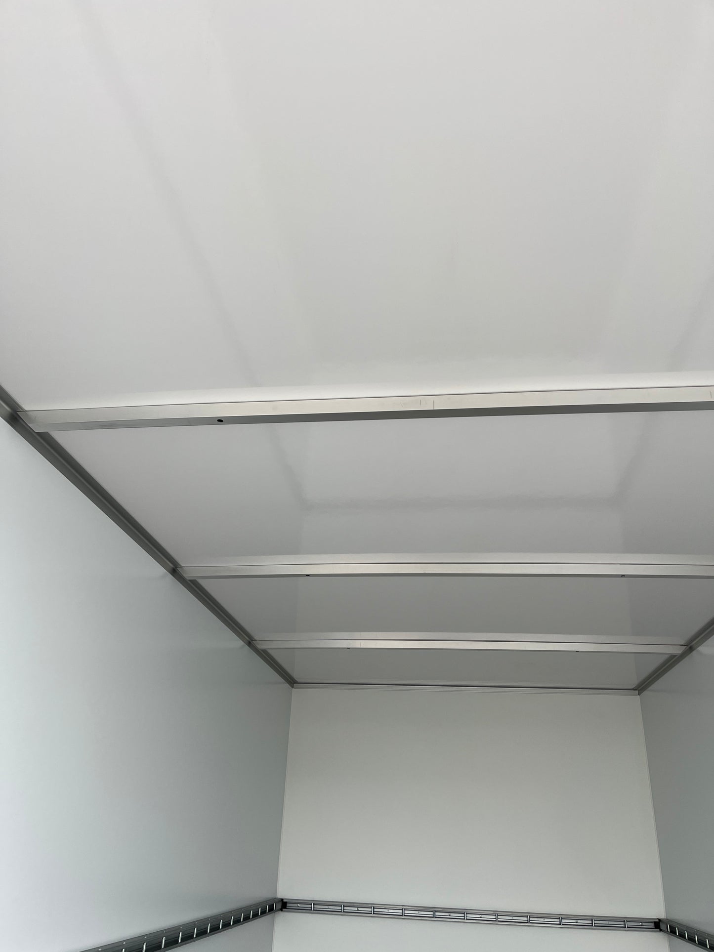 UNSINN Kofferanhänger UKU 421719-26-14 mit Auffahrklappe